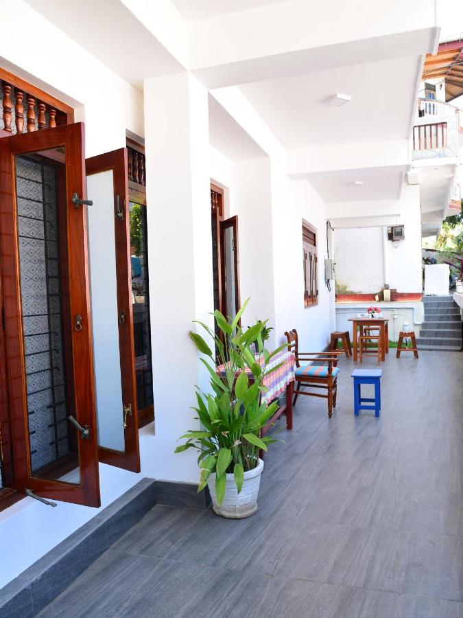 Happy Tuna Guesthouse Hikkaduwa Extérieur photo