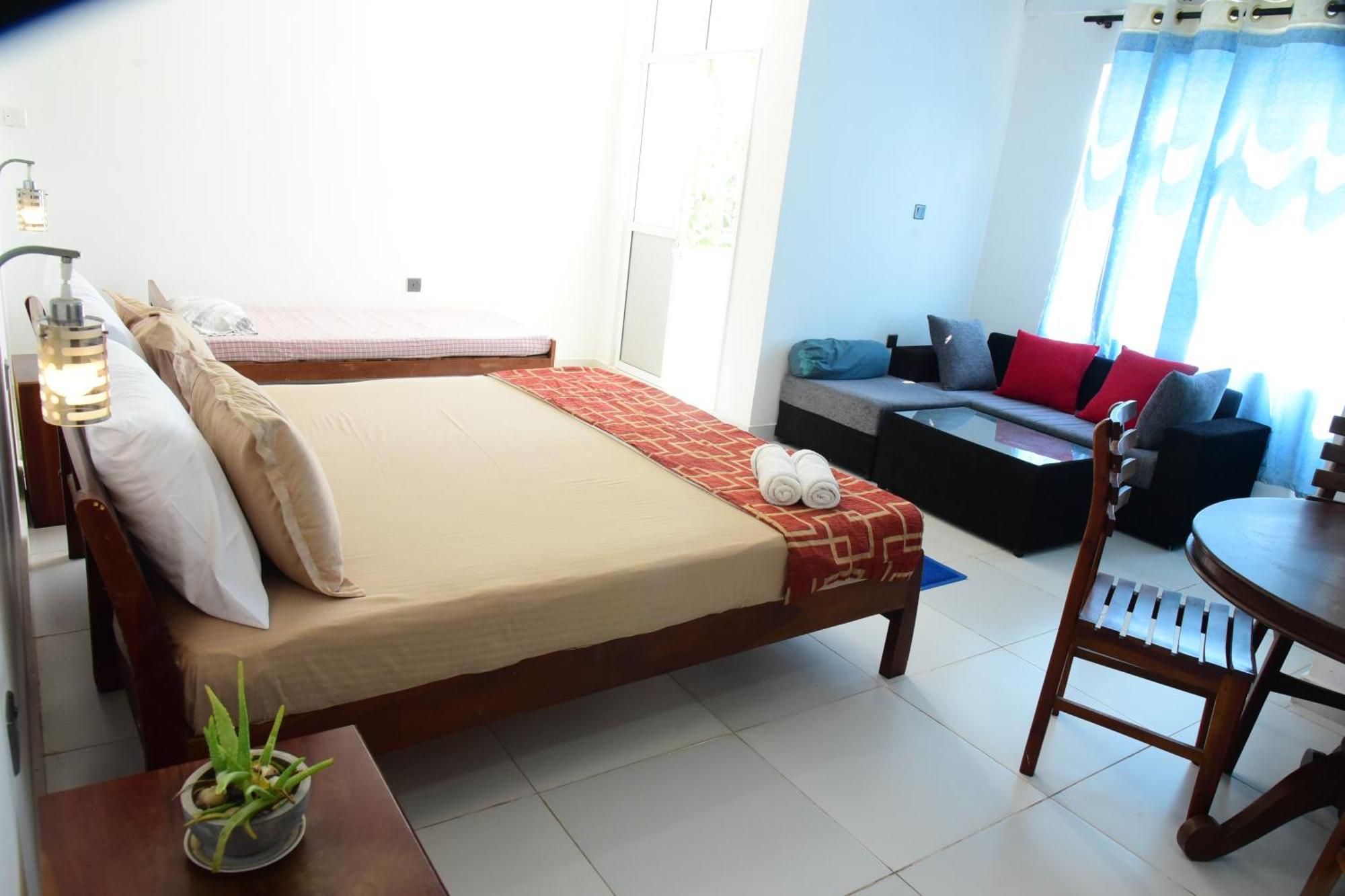 Happy Tuna Guesthouse Hikkaduwa Extérieur photo